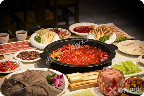 火锅店引流活动方案，充值300“免费吃火锅”，如何设计盈利模式