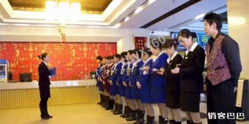 实体店生意不好怎么办？要学会逆势经济思维，否则必死无疑！