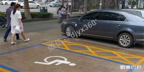 免费借力别人的停车位，每个车位还赚5万的商业模式！