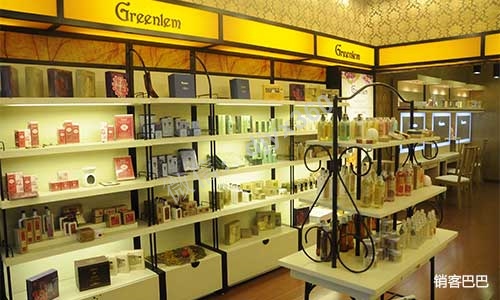 乡镇开护肤品店案例，乡镇化妆品店跨界引流，1年销售额过千万