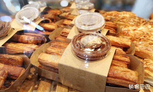 西点烘焙店营销案例，如何通过低价产品吸引客户，并且让顾客产生重复购买