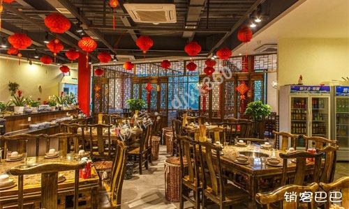 整合资源成功案例，90后小伙不花一分钱整合一家火锅店，1次活动充卡90万