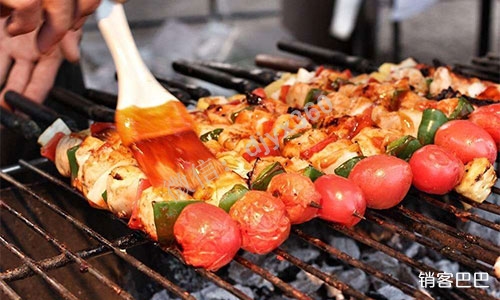 烧烤店营销技巧，如何让顾客到店重复消费，营业额从3000到2.8万元