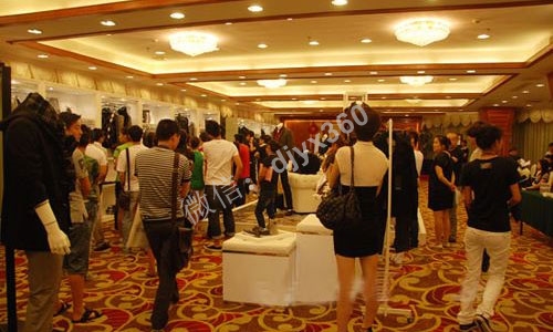 服装批发营销方案，订货1万送苹果手机，一招锁定客户24个月