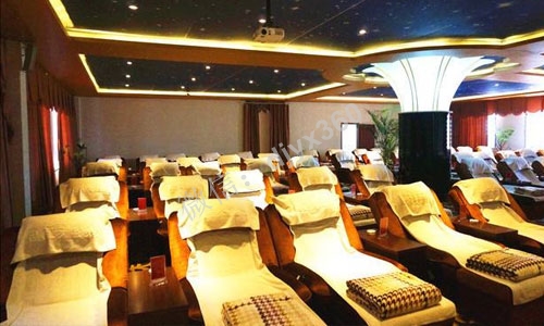 主产品免费案例，洗浴中心年卡免费送，顺便跨界卖150吨大米